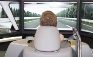 De retour de blessure ? Reprenez en douceur grâce au simulateur de conduite auto