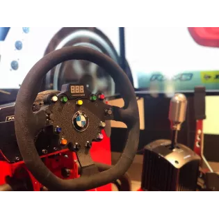 Initiation au pilotage sur simulateur de course automobile